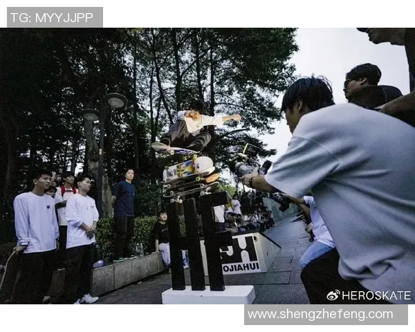 上海滑板队默契配合探秘：团队精神与技巧的完美结合